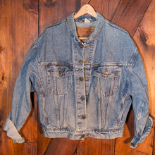 Load image into Gallery viewer, Oversized Levis Trucker Customized by you with Patches, Paint and Embroidery
